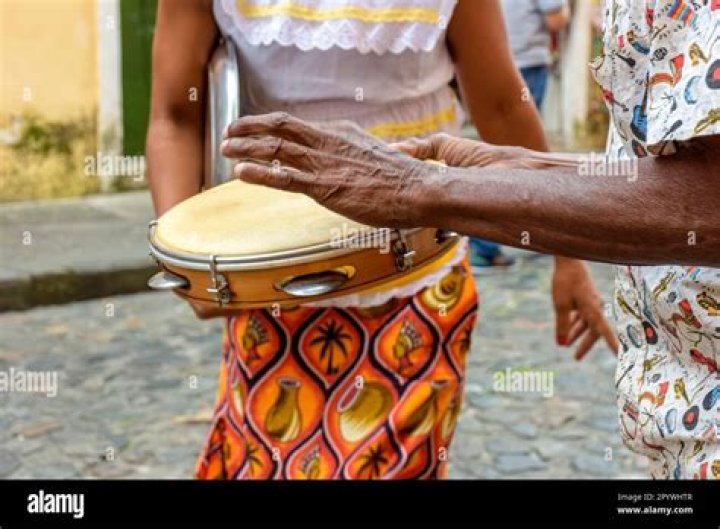 Amazing Tambourine Players: Find the Best!