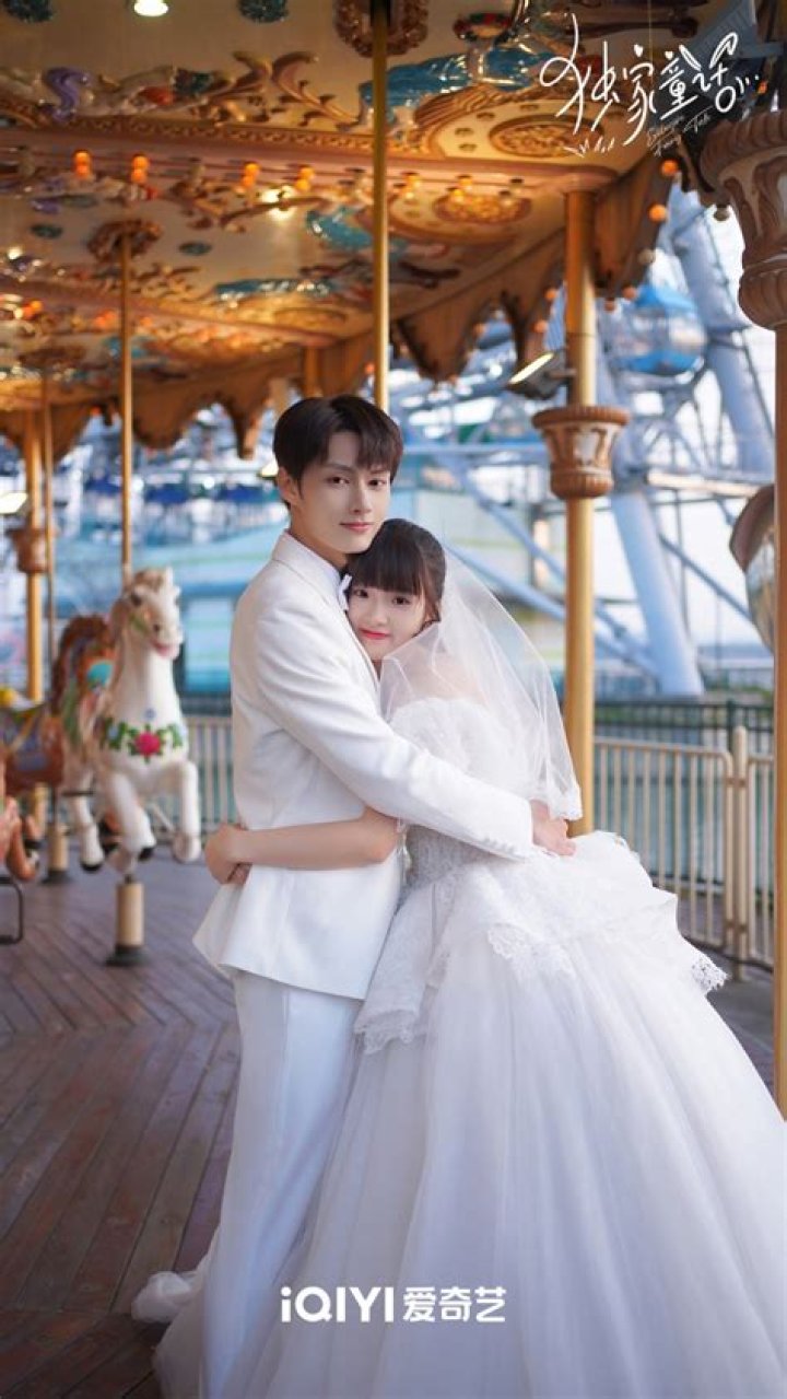 Elle King's Enchanting Wedding Album: Fairytale Photos Unveiled