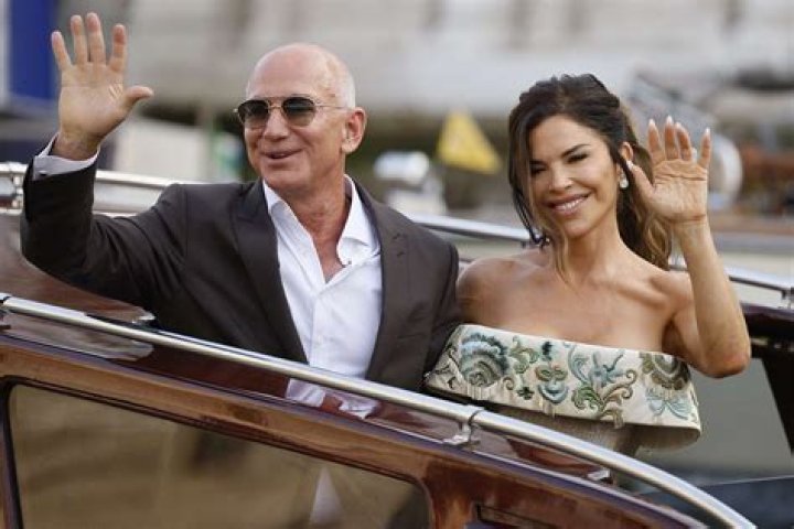 Exploring the Life of Jeff Bezos' Ex-Wife: MacKenzie Scott