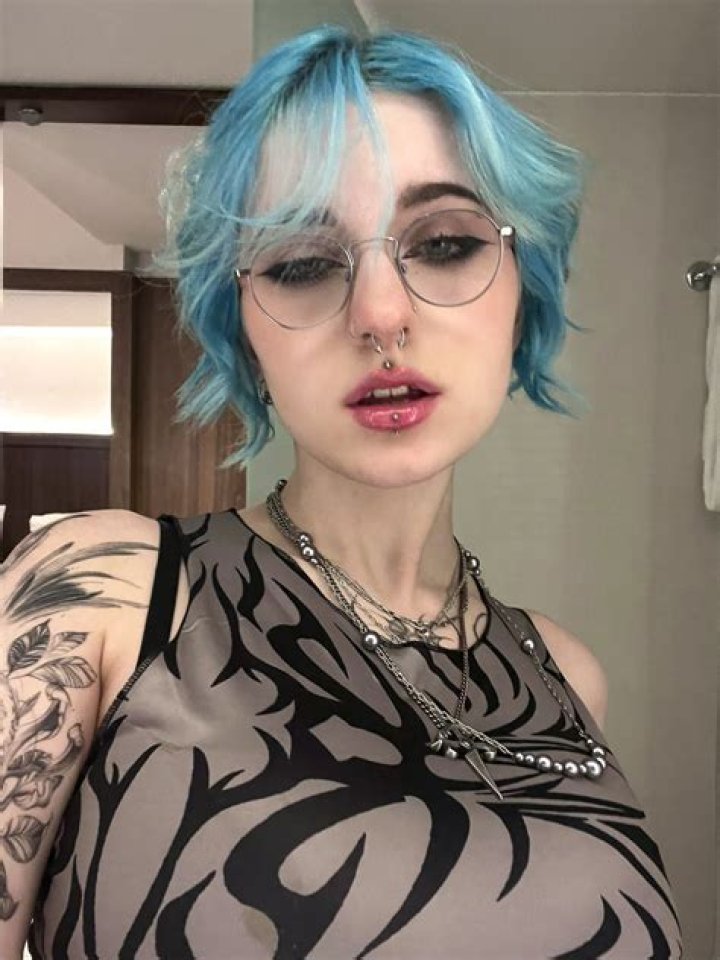 Exploring the Phenomenon of Lyracr0w0 OnlyFans Leaks