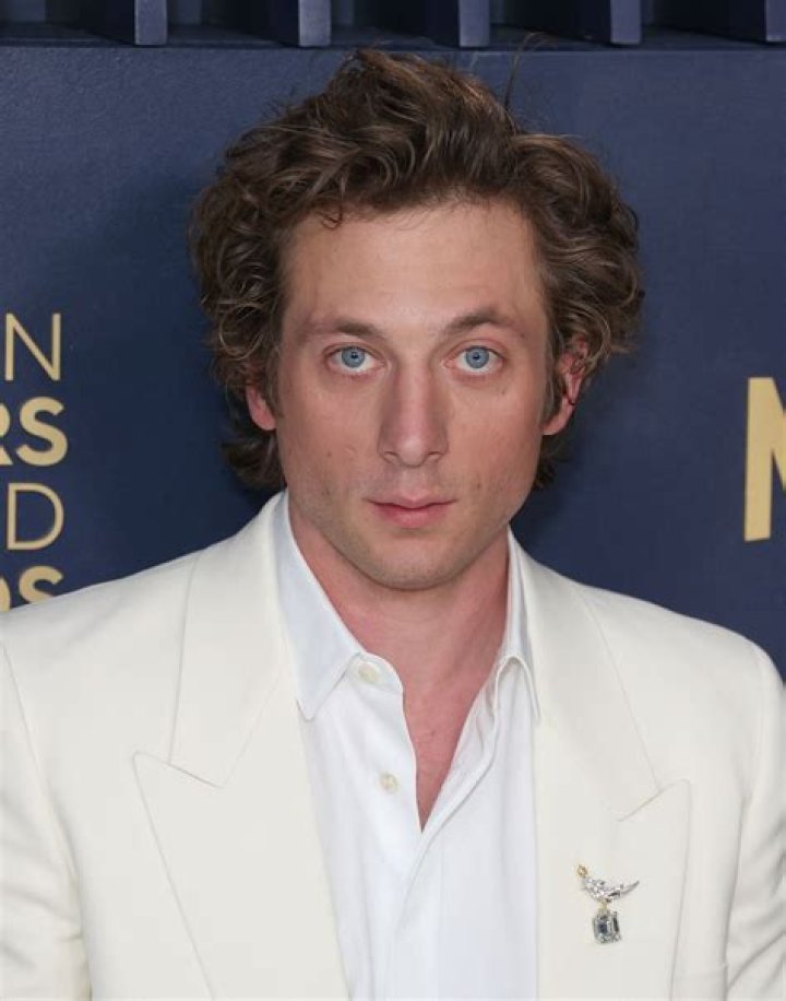 Jeremy Allen White's Back Surgery: A Comprehensive Overview