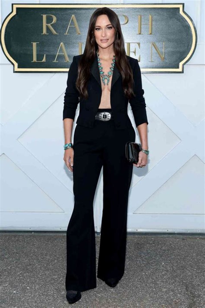 Kacey Musgraves Wardrobe: A Deep Dive into Her Iconic Style